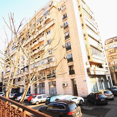Domino 2bd Unirii Square *